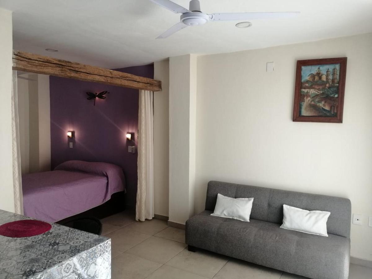Aguacate Suites Mazatlan Bagian luar foto